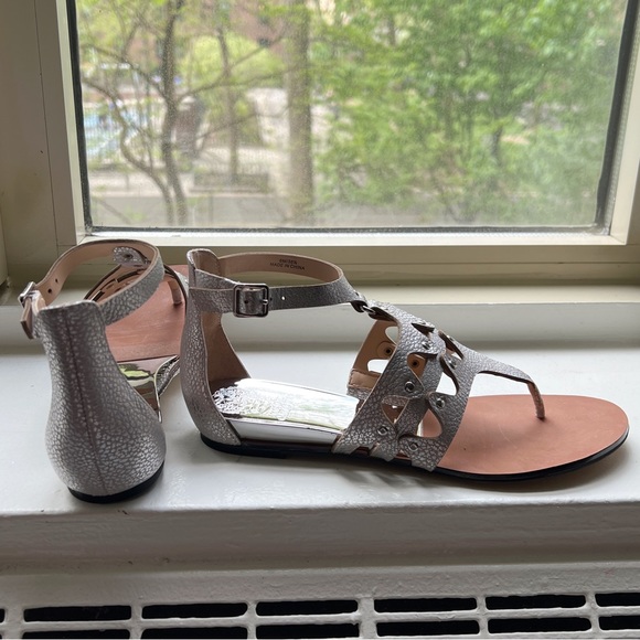 BRAND NEW!!! Size 6 Vince Camuto Sandals - Picture 5 of 9